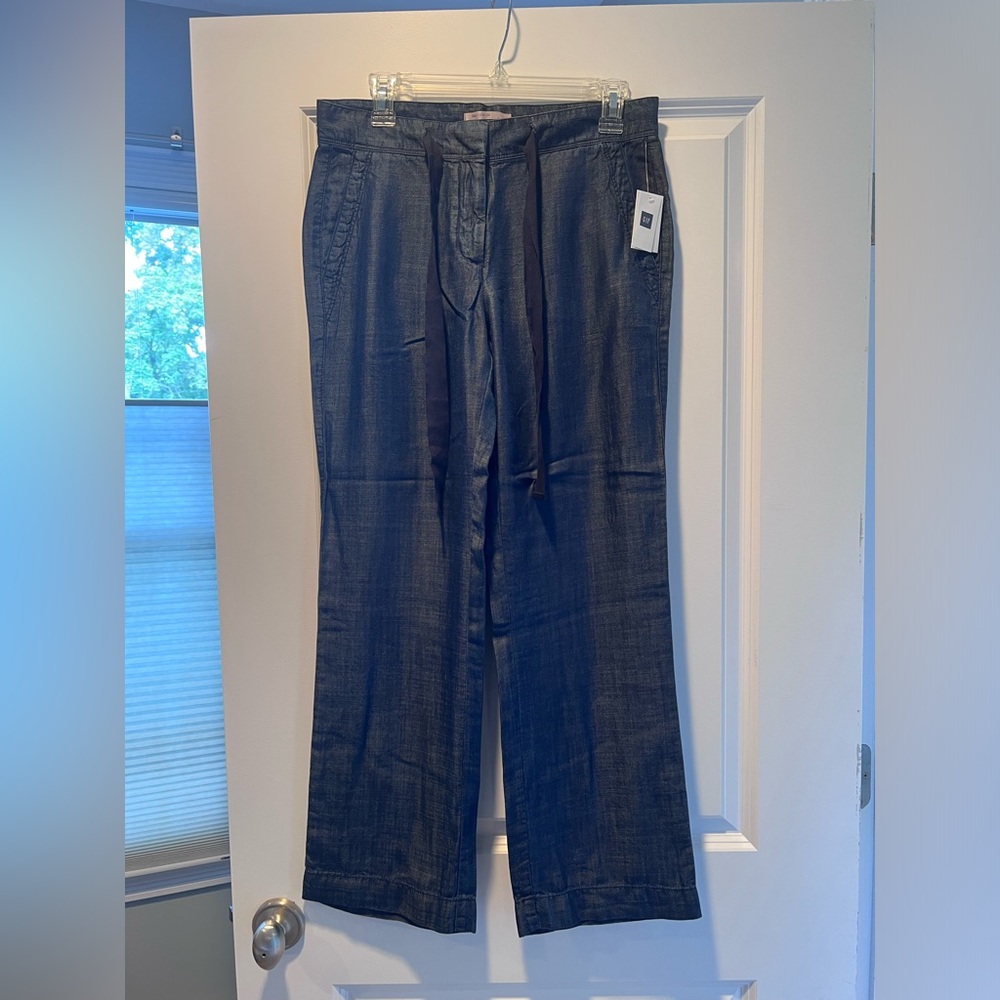 Brand new with tags women GAP denim pants 2 petite